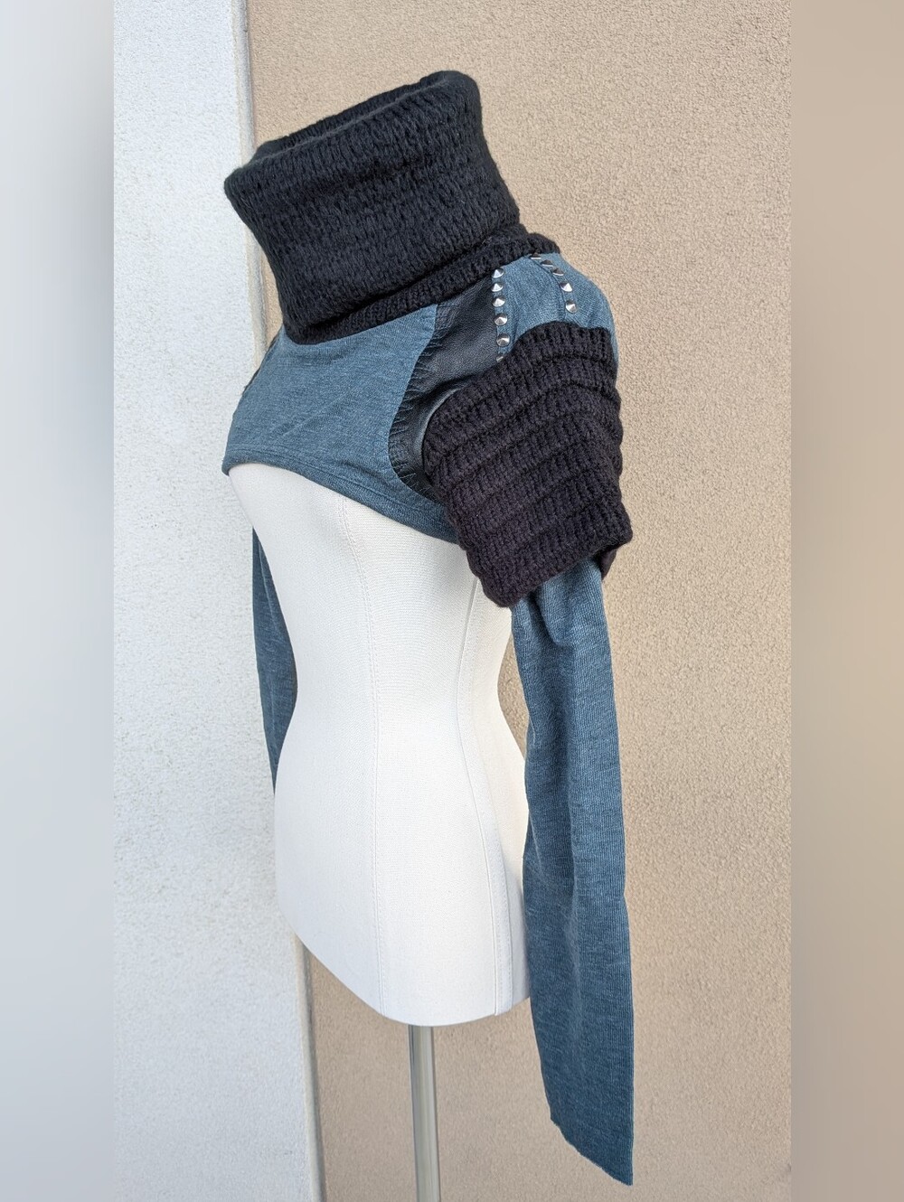 Psylo Armadillo Crop Sweater Teal Blue Black Studded Punk Goth S/M NWT - Picture 3 of 9